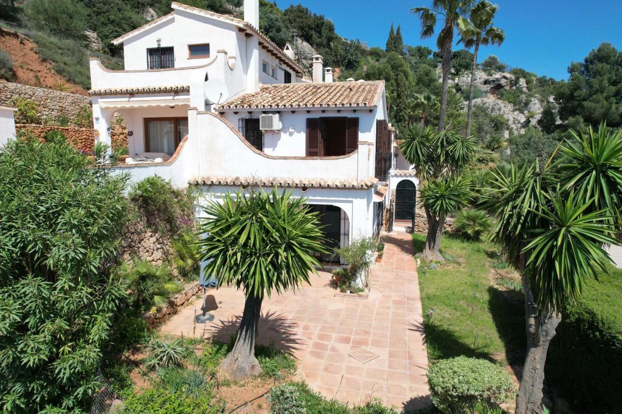 Terraced House In The Mountains With Fantastic View Villa Malaga Exterior photo