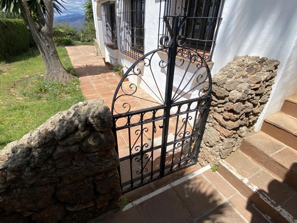 Terraced House In The Mountains With Fantastic View Villa Malaga Exterior photo
